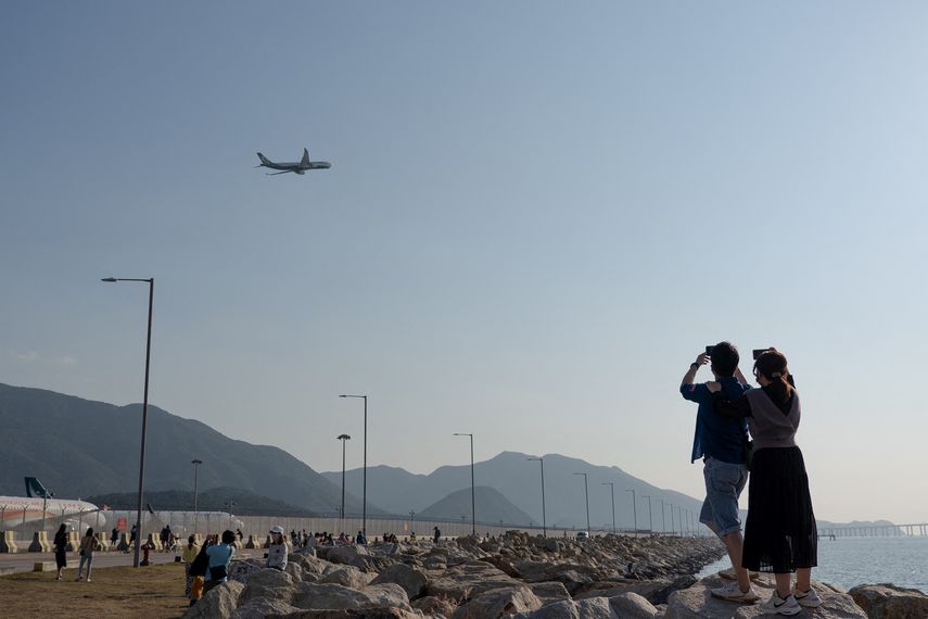 Toda la población de Hong Kong deberá someterse a tres pruebas de covid-19 obligatorias, anunció este martes la jefa del ejecutivo de este territorio semiautónomo, que sufre el peor brote de coronavirus desde el surgimiento de la pandemia.