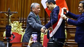 José Jerí asume como nuevo presidente de Perú tras destitución de Dina Boluarte