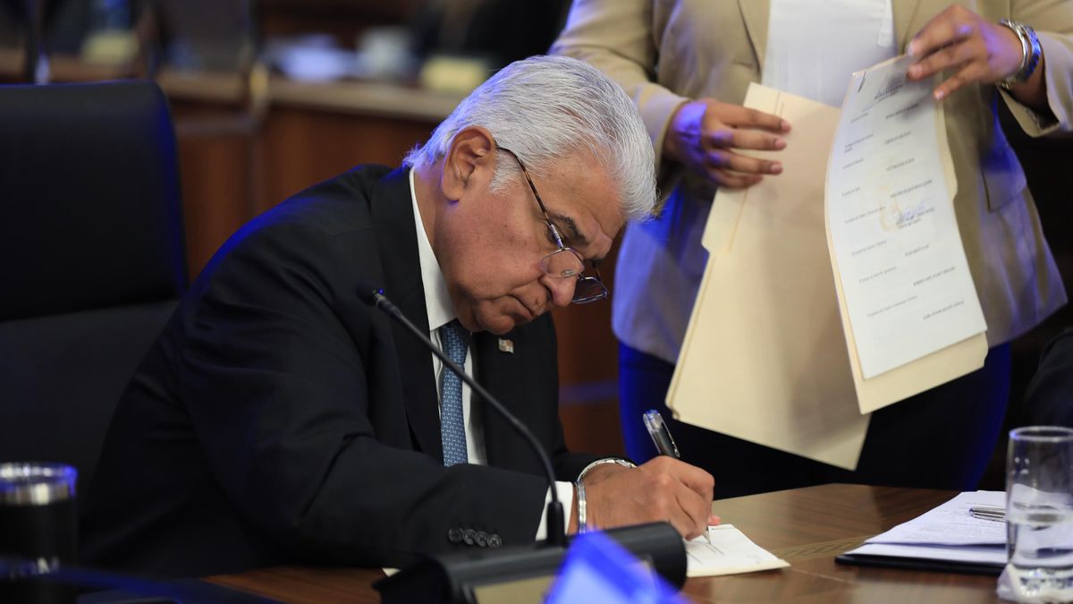 El Gabinete de Mulino0 avaló los dos contratos temporales para administración portuaria. El Gabinete de Mulino0 avaló los dos contratos temporales para administración portuaria.