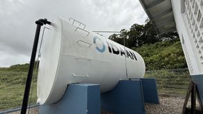 Más de 1,100 residentes de cinco comunidades del distrito de Portobelo cuentan con mejores condiciones de abastecimiento de agua potable, tras la rehabilitación integral de la Estación de Bombeo de Agua Tratada (EBAT) de La Guaira, que retomó operaciones con una capacidad aproximada de 170 galones por minuto (GPM), informó el Instituto de Acueductos y Alcantarillados Nacionales (IDAAN).