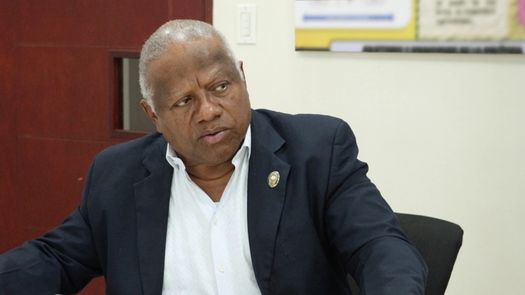 Decano Barnes defiende trayectoria de la Universidad de Panamá y cuestiona a Molinar