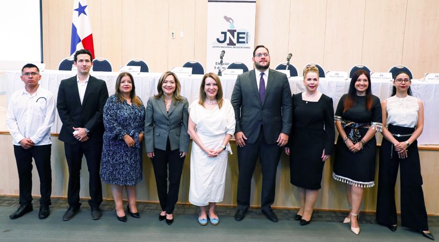 Junta Nacional de Escrutinio presenta oficialmente a sus miembros