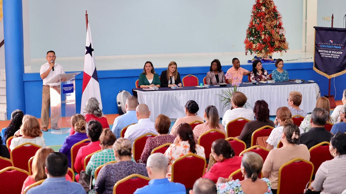 Directores de escuelas en Panamá Oeste sostienen compromiso de una educación de calidad