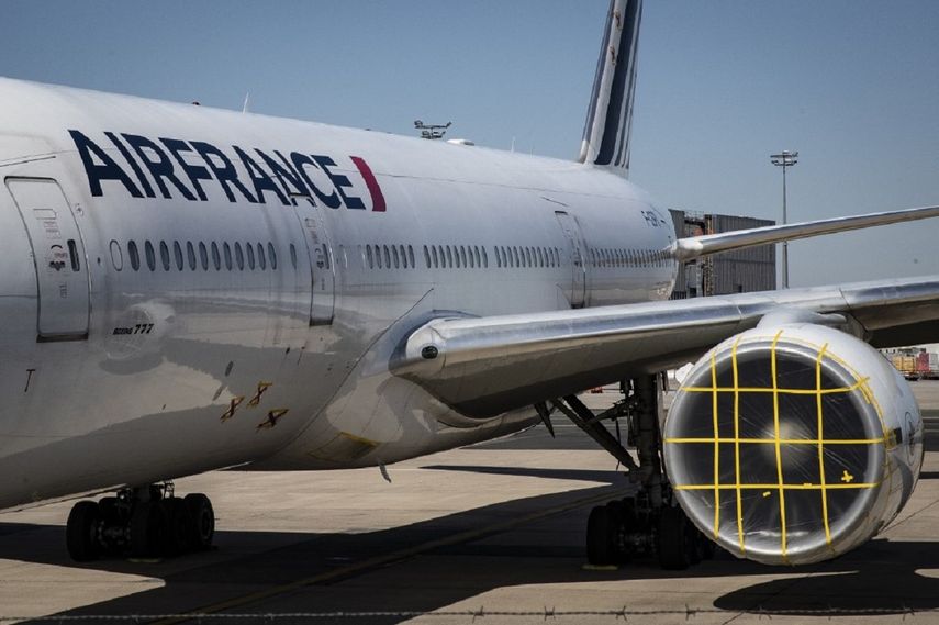 Variante Ómicron puede arruinar el transporte aéreo europeo