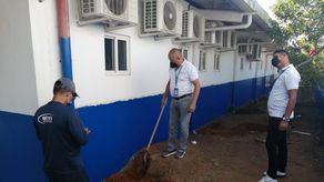 Cuadrillas del MIVIOT realizaron trabajos para arreglar diversos centros educativos en Chiriquí, en miras del inicio del año lectivo.