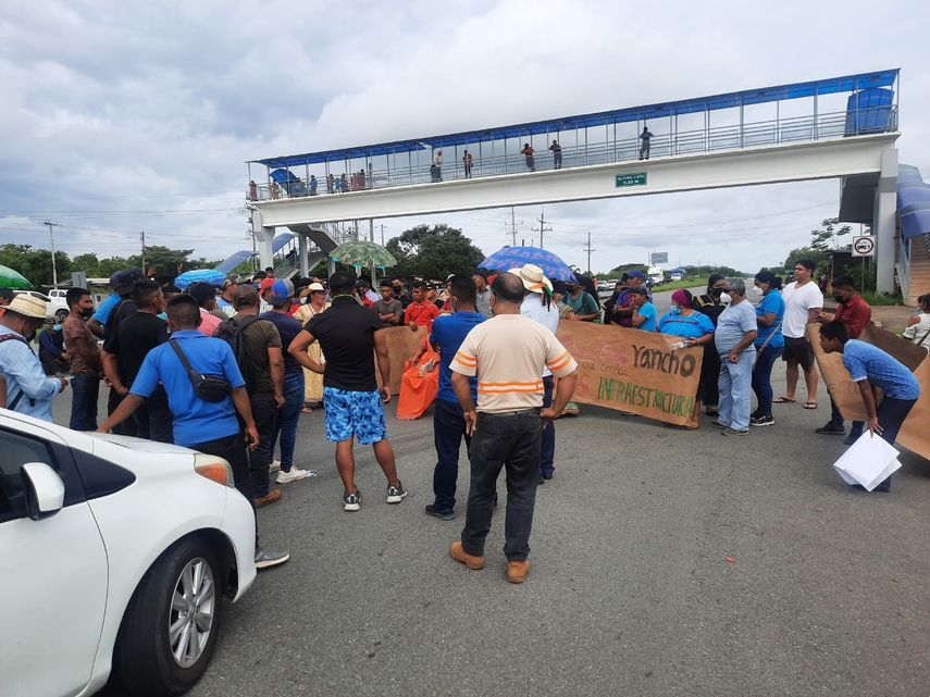 Grupos de la comarca Ngäbe-Buglé cierran vía interamericana