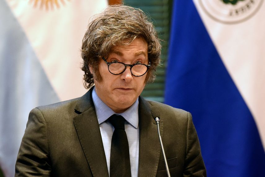 Milei avanza en privatización de principal empresa de energía de Argentina