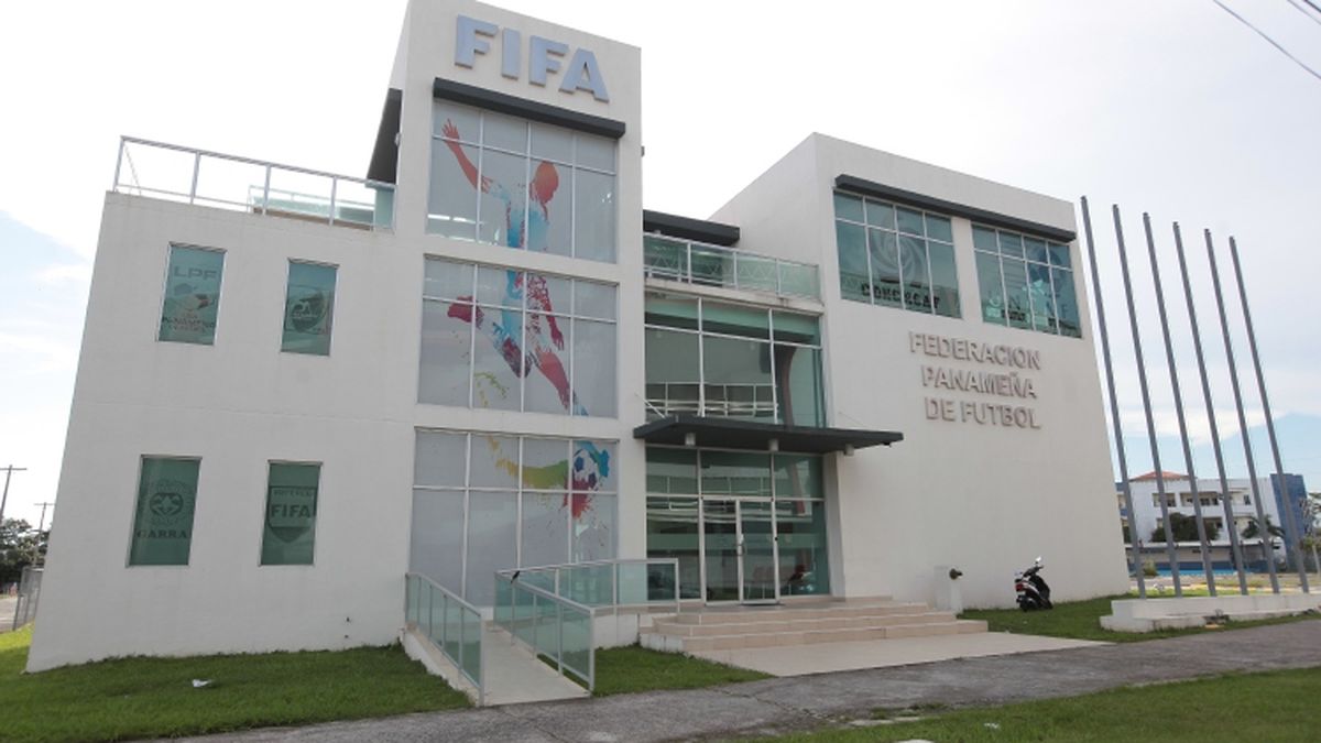 La Federación Panameña de Fútbol (FPF) salió al paso de la controversia generada en la Liga Panameña de Fútbol (LPF) luego del autogol del jugador del Sporting San Miguelito, José Calderón, en el duelo ante Alianza FC por la jornada 16 del Clausura 2026.&nbsp;