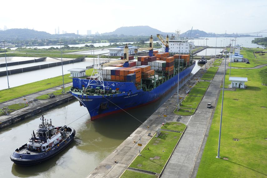 Canal de Panamá actualiza su sección de tarifas de servicios marítimos