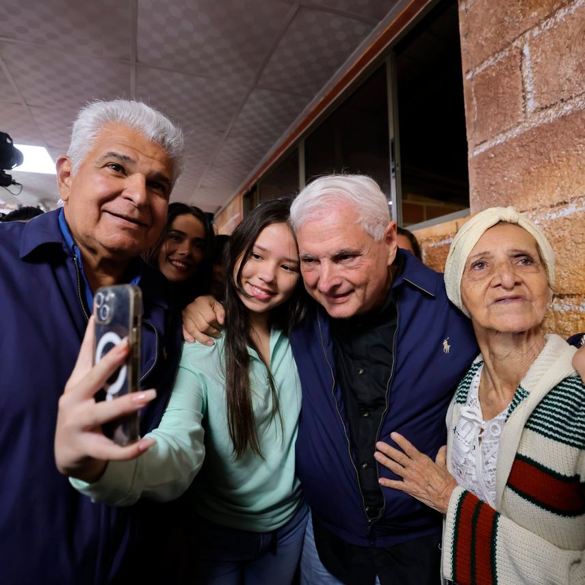 Martinelli solicitó asilo en la embajada de Nicaragua en Panamá luego de perder su último recurso jurídico para evitar ir a prisión. Martinelli solicitó asilo en la embajada de Nicaragua en Panamá luego de perder su último recurso jurídico para evitar ir a prisión.