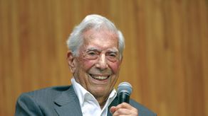 Panamá se une al dolor por muerte de Vargas Llosa