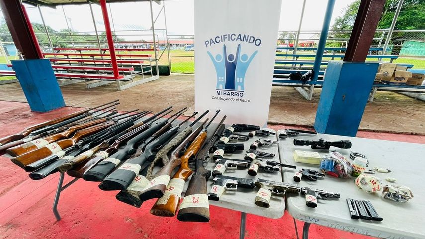 Dentro de las armas entregadas en Pacificando Mi Barrio hay fusiles de guerra y armas de largo alcance (tiro a tiro)