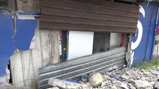 El exceso de velocidad pudo haber sido la causa de un accidente vehicular, en el cual una camioneta chocó contra un pequeño local comercial en Cuervito de Paso Canoas, línea fronteriza con Costa Rica.