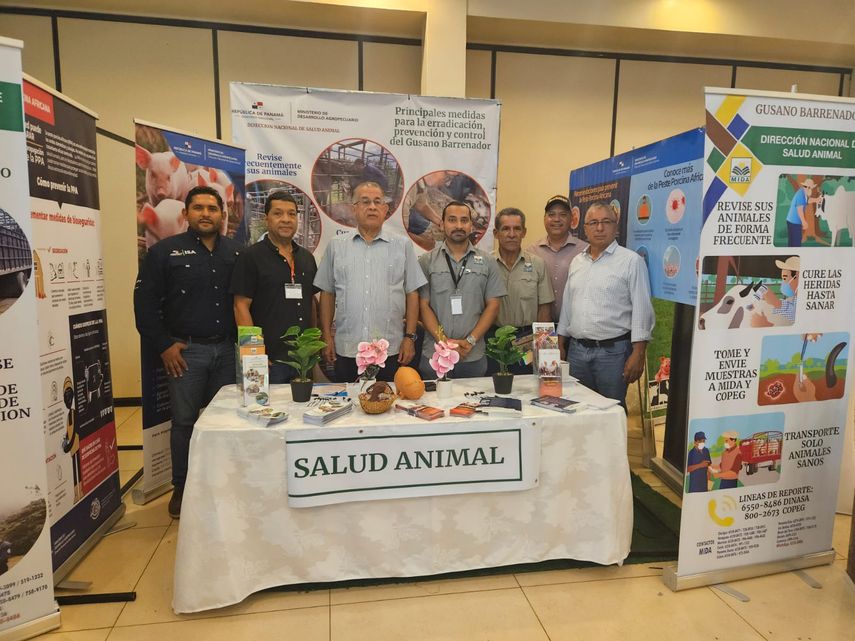 En medio del evento, el ministro del MIDA destacó la importancia que significará para este sector de productores el TPC con Estados Unidos. En medio del evento, el ministro del MIDA destacó la importancia que significará para este sector de productores el TPC con Estados Unidos.