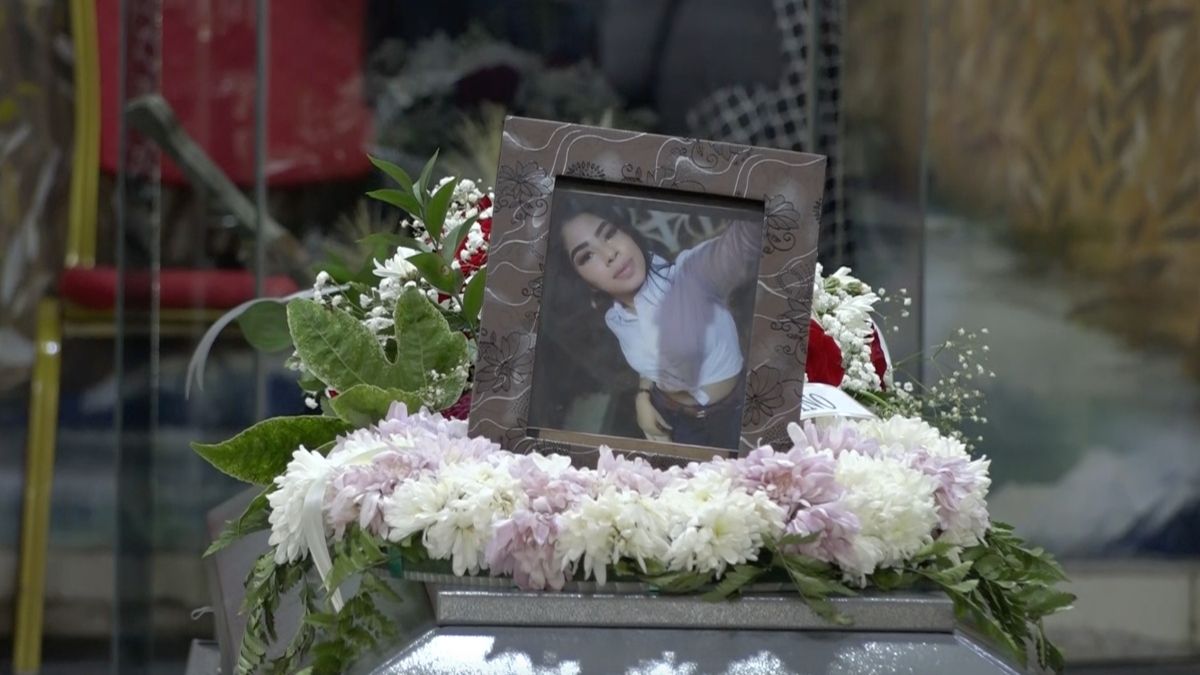 Por el feminicidio está detenido, Edgar Abdiel Degracia, un cabo de la Policía Nacional quien presuntamente fue quien le ocasionó las múltiples heridas con un cuchillo a la víctima en Las Moras, David.
