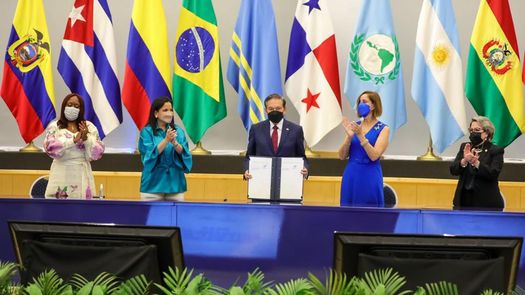 Presidente sancionó Ley que garantiza protección a niños y adolescentes