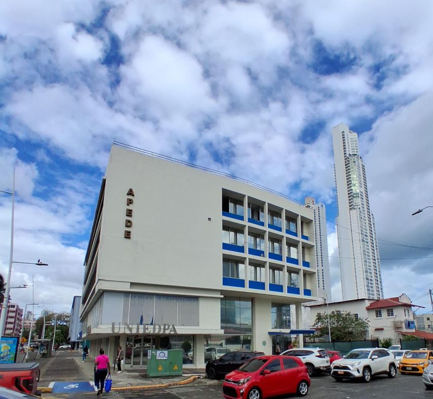 La Apede señala que la propuesta vulnera la libertad de expresión.