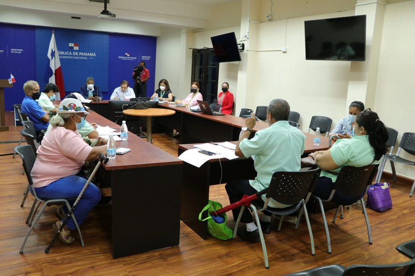 Pacientes afectados por Dietilenglicol son atendidos en el Minsa