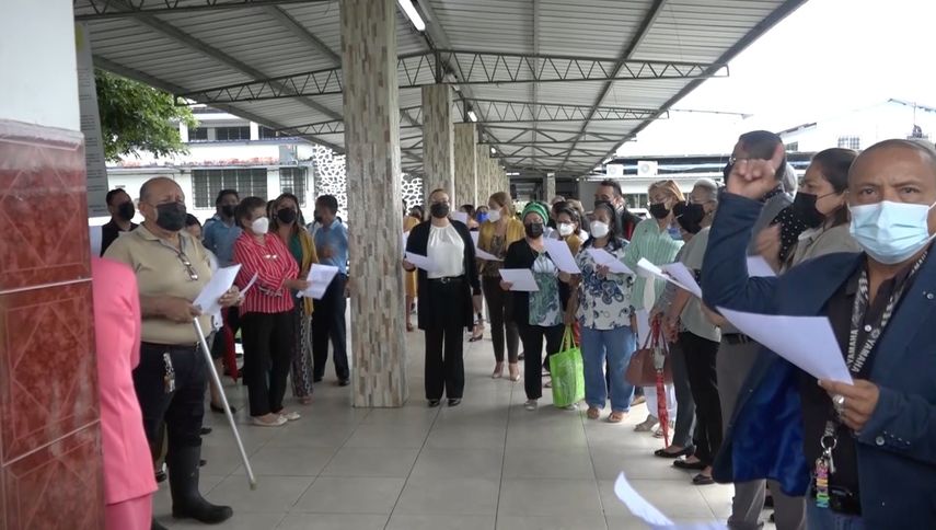 Los profesores del colegio Félix Olivares Contreras irán a paro mañana para pedir el nombramiento de un director en el plantel de David.