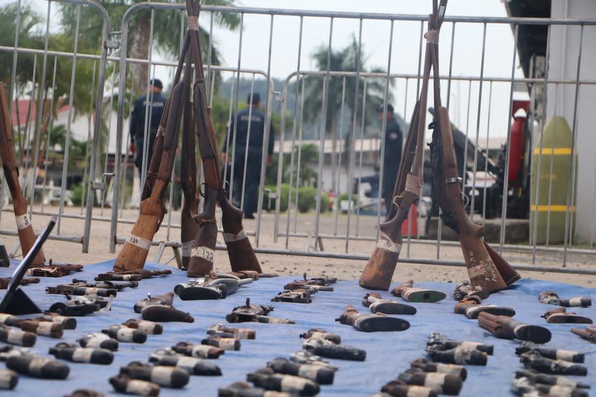 Policía Nacional destruye más de 1,200 armas de fuego