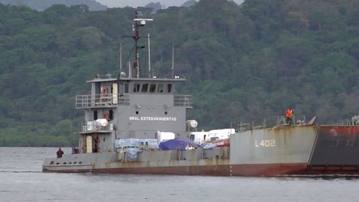 Bocas del Toro recibe barcaza del Senan con medicinas e insumos en puerto de Almirante
