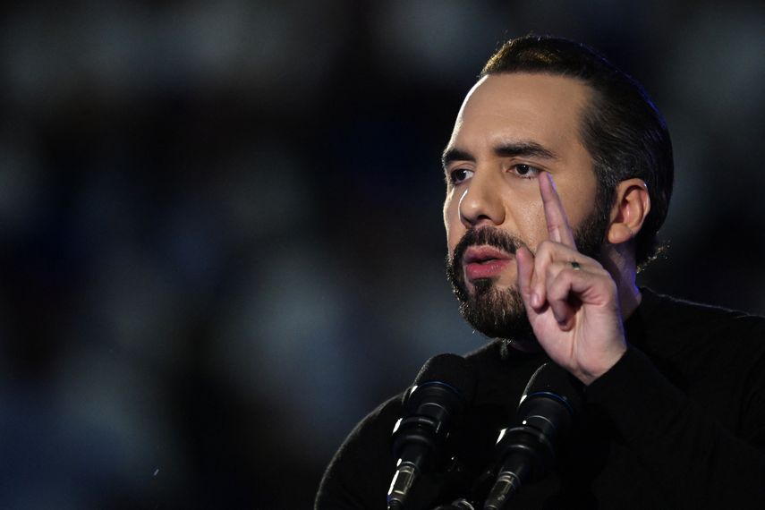 Bukele defiende las nuevas reglas de disciplina escolar en El Salvador