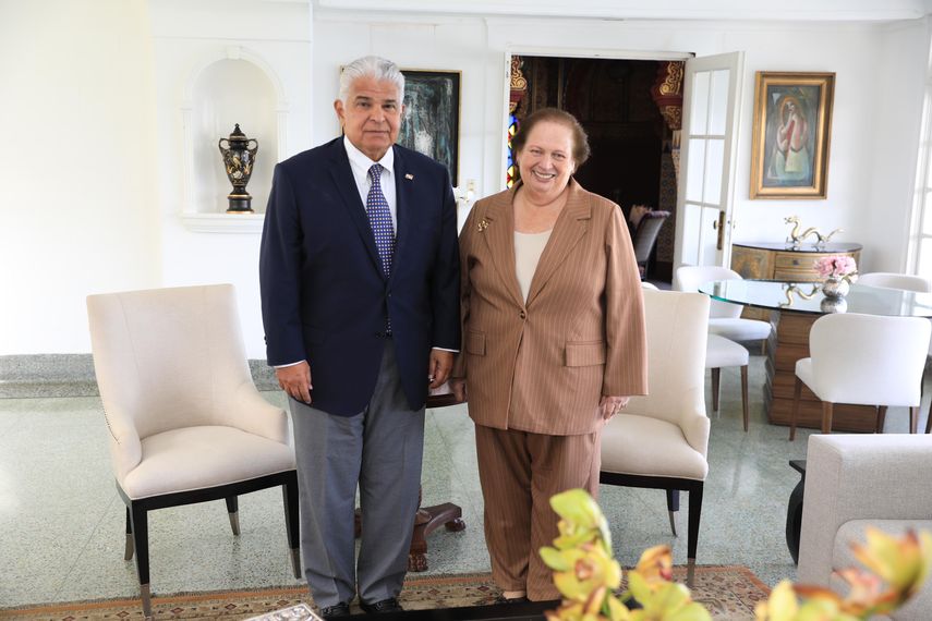 El canciller Martínez-Acha Vásquez reiteró que Panamá tiene un gran interés en minimizar y reducir los riesgos de la migración irregular, sobre todo en materia seguridad. El canciller Martínez-Acha Vásquez reiteró que Panamá tiene un gran interés en minimizar y reducir los riesgos de la migración irregular, sobre todo en materia seguridad.