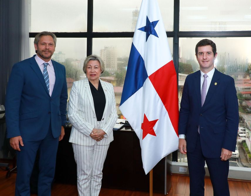 Panamá y República Dominicana analizan nuevas oportunidades comerciales