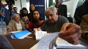 Expresidente uruguayo se tratará tumor en su país