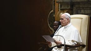 El papa León XVI aconsejó este viernes antes de la noche de Navidad pensar en una persona con la que hacer las paces y será un regalo más precioso que los que se pueden comprar en las tiendas, en su mensaje al recibir a los jóvenes del movimiento Acción Católica.