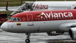 Avianca recorta operaciones y planta laboral por pandemia