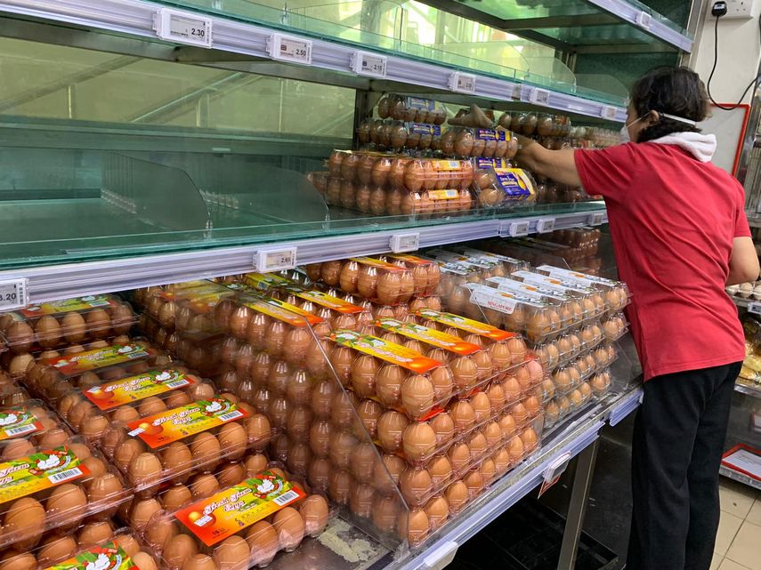 Desde el 1 de julio quedará prohibida la comercialización y uso de empaques plásticos para huevos, revolvedores plásticos desechables y platos plásticos desechables, por lo que implementarán acciones fiscalizadoras en todo el país, recordó la Autoridad de Protección al Consumidor y Defensa de la Competencia (Acodeco).