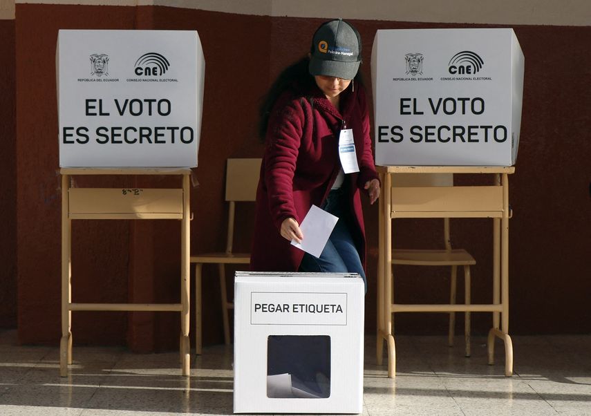 Ecuador elige presidente bajo la violencia narco