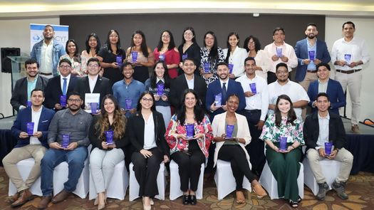 Senacyt reconoce a 35 jóvenes talentos en Investigación Científica