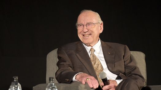Muere Jim Lovell, el astronauta estadounidense que comandó la misión Apolo 13