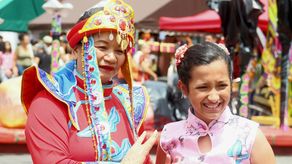Mezcla de culturas y tradiciones en la Feria del Año Nuevo Chino 2026.