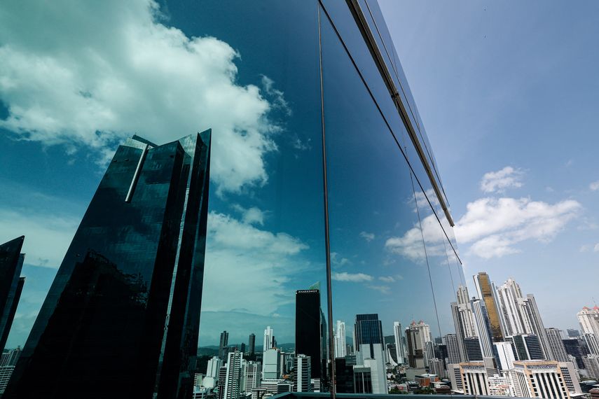 Carteras de crédito y depósitos dinamizan la banca en Panamá