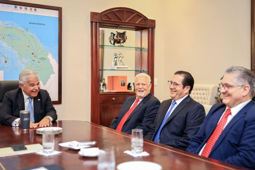 Tres expresidentes de Panamá se reunieron con Mulino. Tres expresidentes de Panamá se reunieron con Mulino.