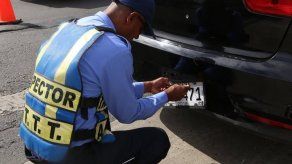 En operativos de placas vencidas se han detectado a 380 infractores