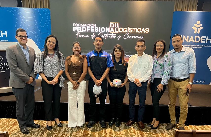 INADEH gradúa y posiciona a jóvenes en el área de logística