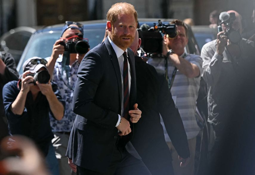 El rey Carlos III y su esposa Camila recibieron el viernes en Londres al príncipe Enrique