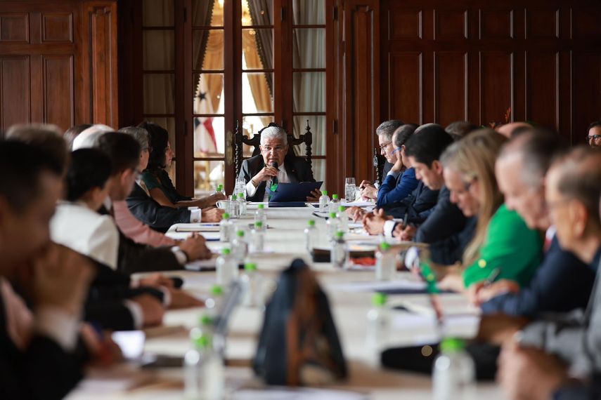 Transparencia Internacional (TI) de Panamá aplaudió con cautela este miércoles la decisión del Gobierno actual de publicar las actas de los Consejos de Gabinete y la nueva estrategia de comunicación desde el Ejecutivo. Transparencia Internacional (TI) de Panamá aplaudió con cautela este miércoles la decisión del Gobierno actual de publicar las actas de los Consejos de Gabinete y la nueva estrategia de comunicación desde el Ejecutivo.