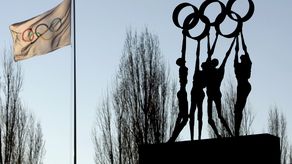 El Comité Olímpico Internacional (COI) anunció este jueves su nueva política de protección de la categoría femenina en el deporte olímpico, en virtud de la cual sólo las mujeres biológicas podrán competir en ella, una norma que se aplicará a partir de los Juegos Olímpicos de Los Ángeles 2028.