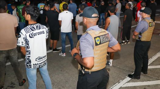 Panamá deporta a 40 migrantes colombianos con estatus irregular mediante acuerdo con EEUU
