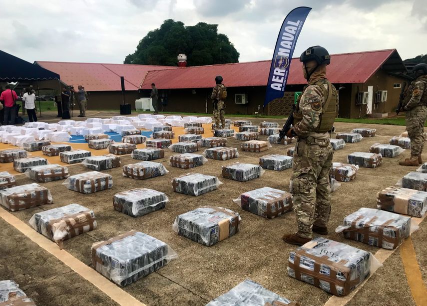 Las autoridades de Panamá decomisaron casi ocho toneladas de droga en embarcaciones atrapadas el fin de semana en el Pacífico y detuvieron a nueve tripulantes, entre ellos cuatro extranjeros, informaron este lunes funcionarios. Las autoridades de Panamá decomisaron casi ocho toneladas de droga en embarcaciones atrapadas el fin de semana en el Pacífico y detuvieron a nueve tripulantes, entre ellos cuatro extranjeros, informaron este lunes funcionarios.