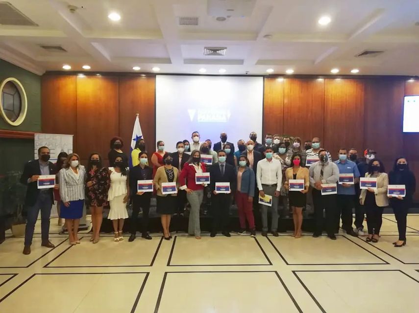 APEDE: Emprendedores culminan con éxito programa Recharge