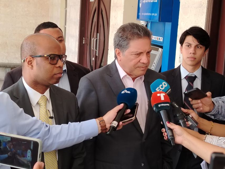 Los abogados Julio Hernández y Norman Castro, impulsan la demanda contra el contrato de Panama Ports Company. Los abogados Julio Hernández y Norman Castro, impulsan la demanda contra el contrato de Panama Ports Company.