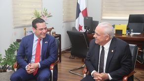 Embajador de Estados Unidos en Panamá visita la sede del MIDA