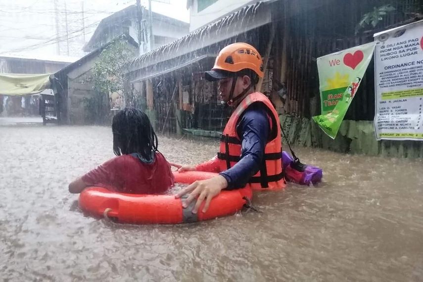El número de muertos por los deslizamientos de tierra e inundaciones en Filipinas, causados por la tormenta tropical Megi, subió el jueves a 117 según cifras oficiales.