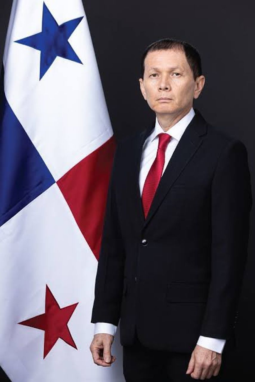 Roberto Sevillano Shin, renunci&oacute; horas antes al Meduca.